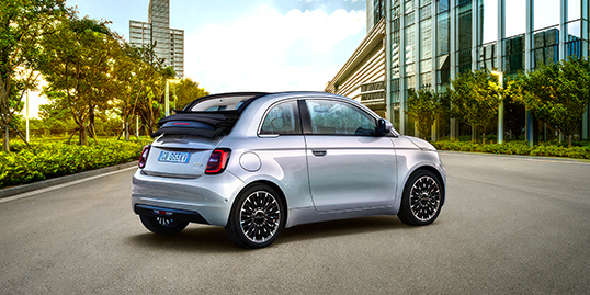 Descoperă vehiculele Fiat disponibile în stoc.